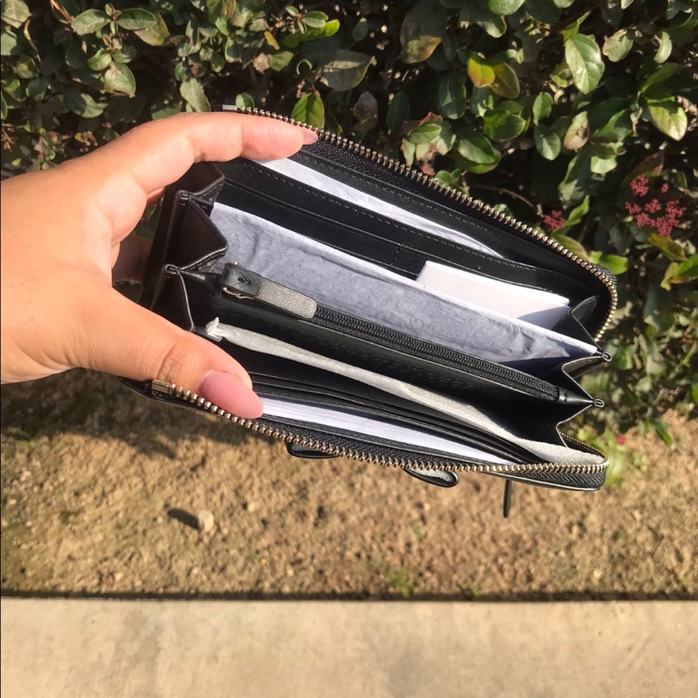 Kate Spade Nisha, Renny Drive Wallet - Picture 3 of 4